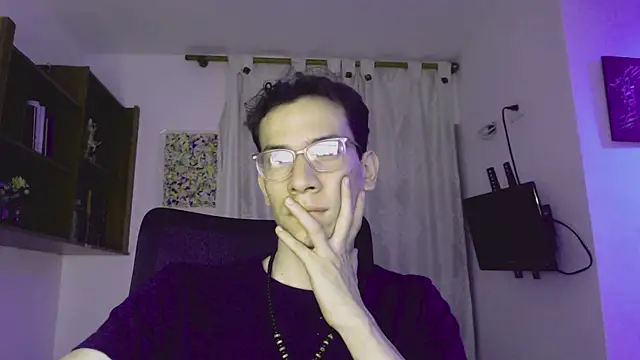 Snapshot of stikmanman chatting on 11-17-25, 05:13 stikmanman online show from 11-17-25, 05:13