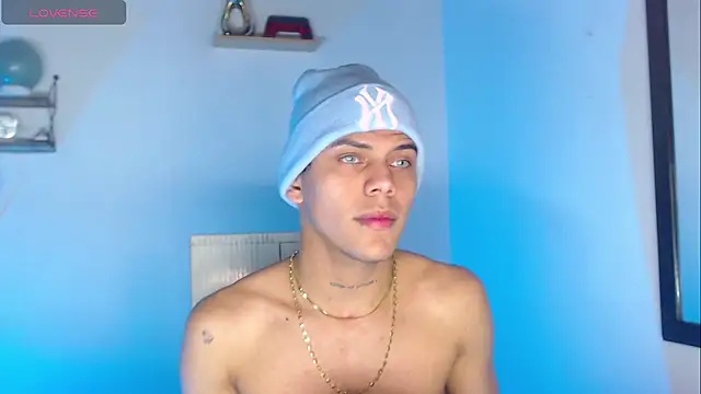 Snapshot of visaelX chatting on 03-04-25, 04:27 visaelX online show from 03-04-25, 04:27