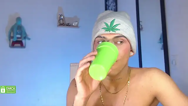 Snapshot of visaelX chatting on 03-21-25, 08:29 visaelX online show from 03-21-25, 08:29