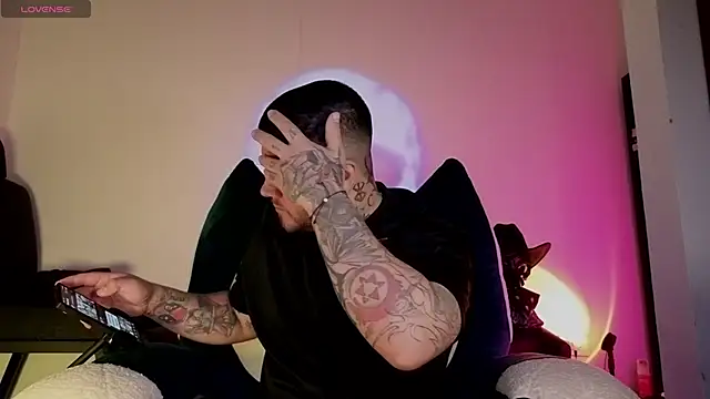 Ash gusbig online show from 11-13-25, 04:00