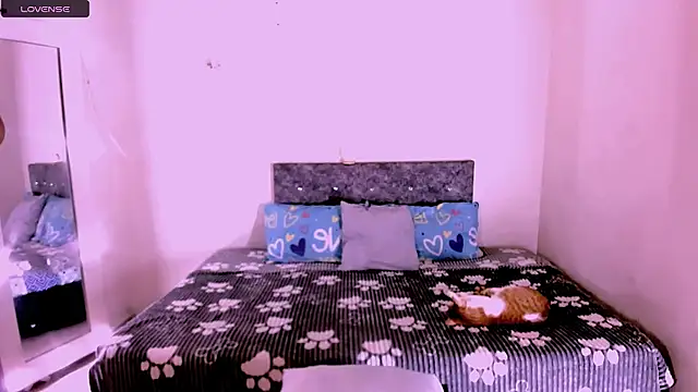 carolinemiller7 online show from 03-11-26, 07:36