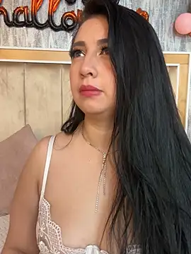 Snapshot of AshleeyPrincess chatting on 10-30-25, 02:18 AshleeyPrincess online show from 10-30-25, 02:18