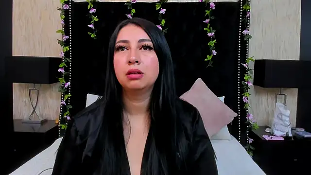 Snapshot of AshleeyPrincess chatting on 12-04-25, 01:53 AshleeyPrincess online show from 12-04-25, 01:53