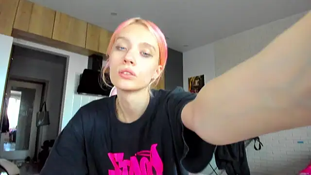 Snapshot of _Alice_Kitty chatting on 06-26-26, 05:06 Alice Kitty online show from 06-26-26, 05:06