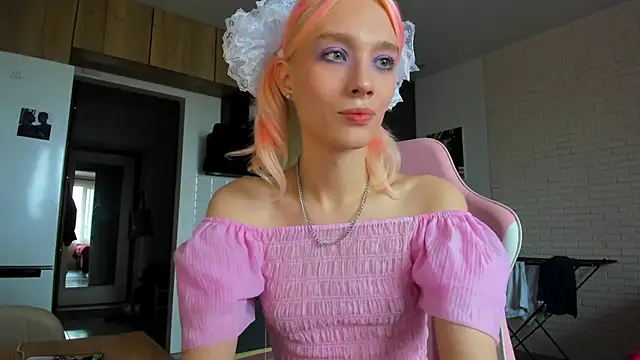 Snapshot of _Alice_Kitty chatting on 07-08-26, 08:19 Alice Kitty online show from 07-08-26, 08:19
