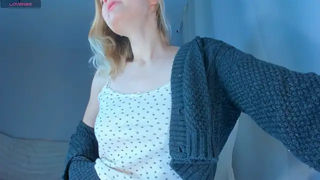 JennyWoody online show from 12-16-25, 02:16