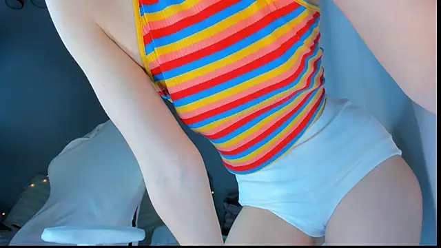 Snapshot of JennyWoody chatting on 02-20-26, 02:41 JennyWoody online show from 02-20-26, 02:41