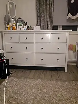 Snapshot of Britishbella chatting on 12-31-24, 06:24 Britishbella online show from 12-31-24, 06:24