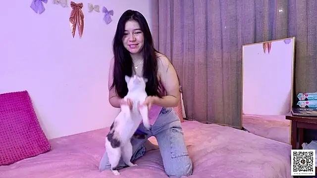 pink flower  online show from 04-28-26, 11:10