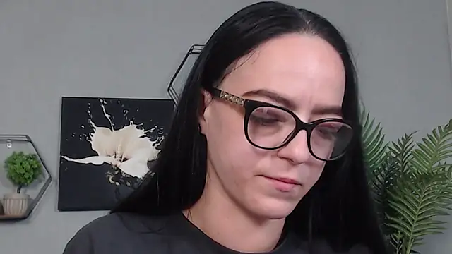 IzabelllNoir online show from 04-24-26, 09:01