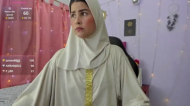 Snapshot of AishaAmin_ chatting on 01-04-25, 03:07 AishaAmin online show from 01-04-25, 03:07