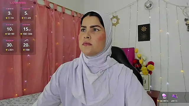 Snapshot of AishaAmin_ chatting on 01-28-25, 12:11 AishaAmin online show from 01-28-25, 12:11