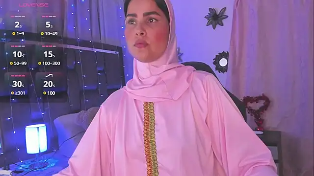 Snapshot of AishaAmin_ chatting on 02-01-25, 05:49 AishaAmin online show from 02-01-25, 05:49