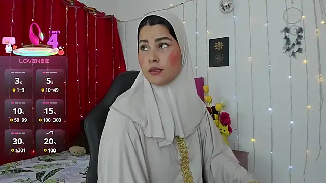 Snapshot of AishaAmin_ chatting on 03-10-25, 12:15 AishaAmin online show from 03-10-25, 12:15