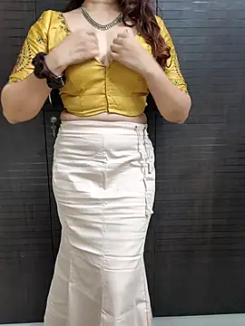 Brown Maxi online show from 06-10-26, 03:11