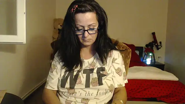 Snapshot of YourDreamLoverr chatting on 01-16-25, 10:23 YourDreamLoverr online show from 01-16-25, 10:23