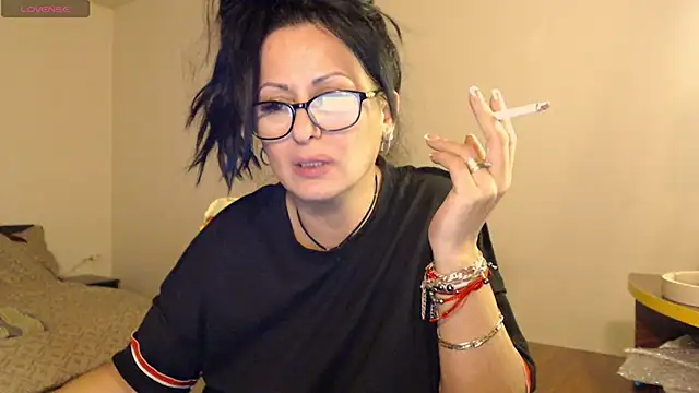 Snapshot of YourDreamLoverr chatting on 03-08-25, 03:39 YourDreamLoverr online show from 03-08-25, 03:39