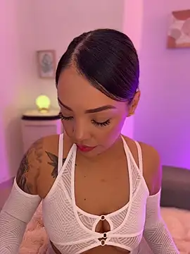 Sara LipsX online show from 02-24-26, 01:58