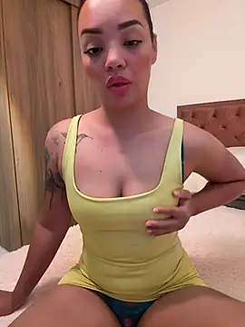 Snapshot of Sara_LipsX chatting on 07-16-26, 11:33 Sara LipsX online show from 07-16-26, 11:33