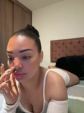 Snapshot of Sara_LipsX chatting on 07-24-26, 11:58 Sara LipsX online show from 07-24-26, 11:58