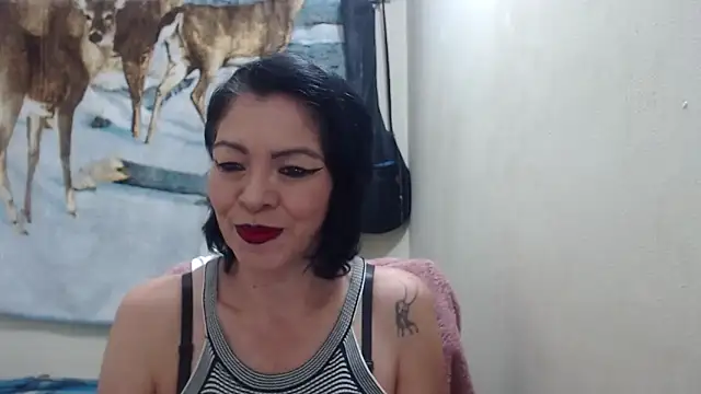 Snapshot of electra-mommy chatting on 03-05-25, 11:16 electra-mommy online show from 03-05-25, 11:16
