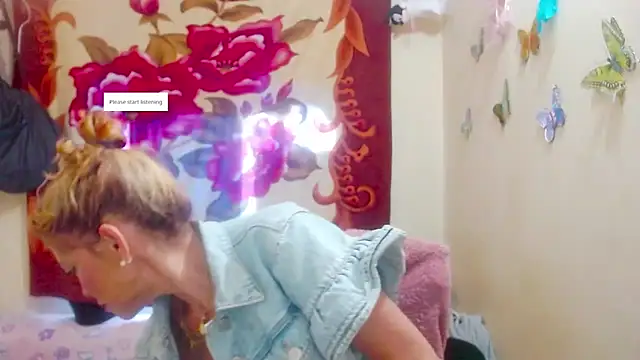 Snapshot of electra-mommy chatting on 10-20-25, 12:16 electra-mommy online show from 10-20-25, 12:16