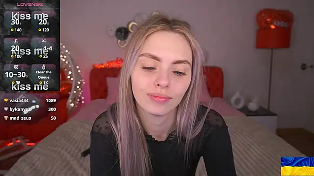 Snapshot of ChloeBrightt chatting on 03-19-25, 03:09 ChloeBrightt online show from 03-19-25, 03:09