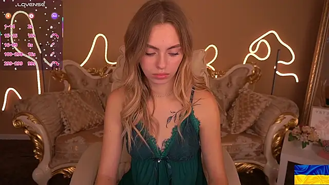 ChloeBrightt online show from 10-22-25, 08:08