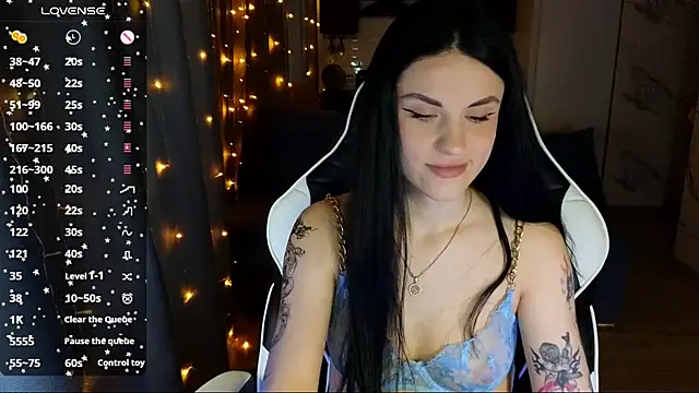 Mary   Moore online show from 12-13-24, 07:25