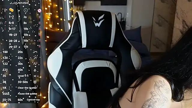 Mary   Moore online show from 02-04-25, 03:54