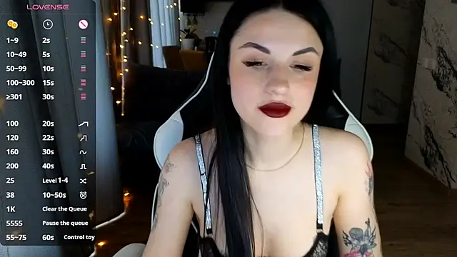 Mary   Moore online show from 03-16-25, 05:25