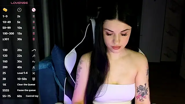 Mary   Moore online show from 03-20-25, 06:09