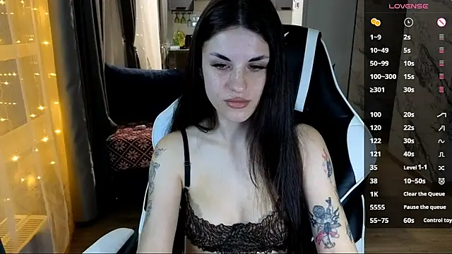 Mary   Moore online show from 11-14-25, 06:17