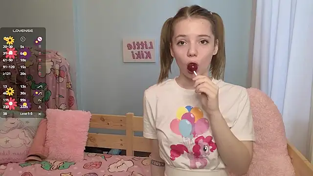 Snapshot of PrincessLittleKiki chatting on 10-09-25, 07:06 PrincessLittleKiki online show from 10-09-25, 07:06