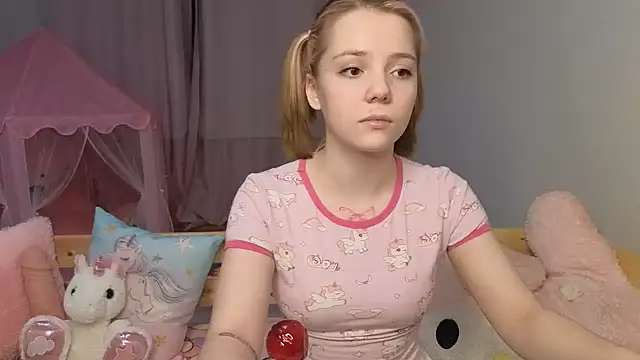 PrincessLittleKiki online show from 02-10-26, 09:41