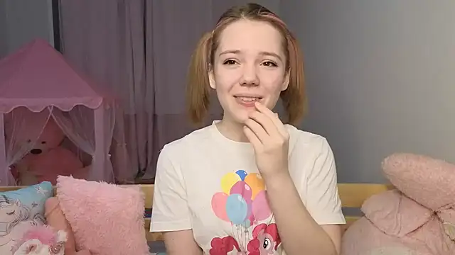 PrincessLittleKiki online show from 02-25-26, 07:01