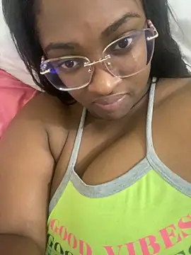 Snapshot of _MARRTINNA_ chatting on 12-15-24, 07:57 MARRTINNA online show from 12-15-24, 07:57