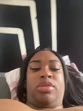 Snapshot of _MARRTINNA_ chatting on 01-31-25, 10:10 MARRTINNA online show from 01-31-25, 10:10