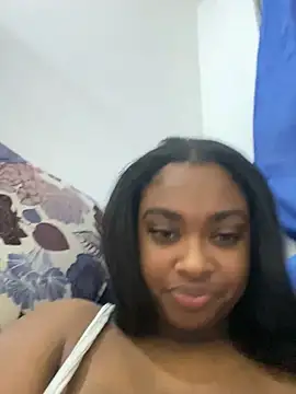 Snapshot of _MARRTINNA_ chatting on 02-05-25, 08:11 MARRTINNA online show from 02-05-25, 08:11