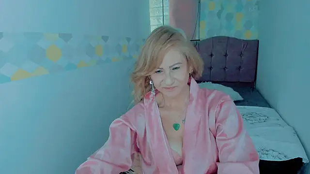 Snapshot of ScarletHoot_ chatting on 12-30-24, 02:51 ScarletHoot online show from 12-30-24, 02:51