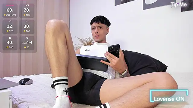 Sebastian-Dash online show from 11-28-25, 09:39