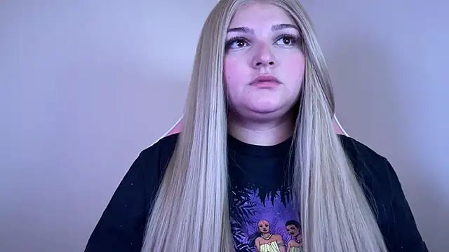 Snapshot of SweetPaige_ chatting on 02-03-25, 01:40 SweetPaige online show from 02-03-25, 01:40