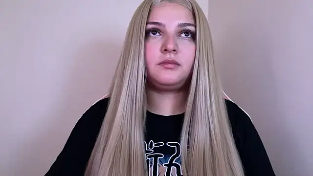 Snapshot of SweetPaige_ chatting on 02-05-25, 01:33 SweetPaige online show from 02-05-25, 01:33