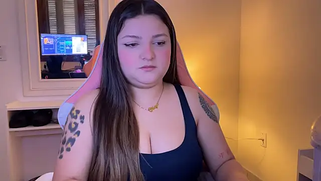 Snapshot of SweetPaige_ chatting on 09-16-25, 01:45 SweetPaige online show from 09-16-25, 01:45