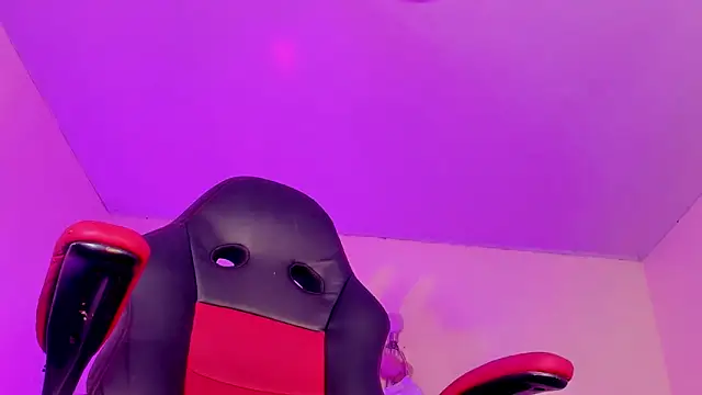 Snapshot of naomy__xx chatting on 02-06-26, 03:22 naomy xx online show from 02-06-26, 03:22