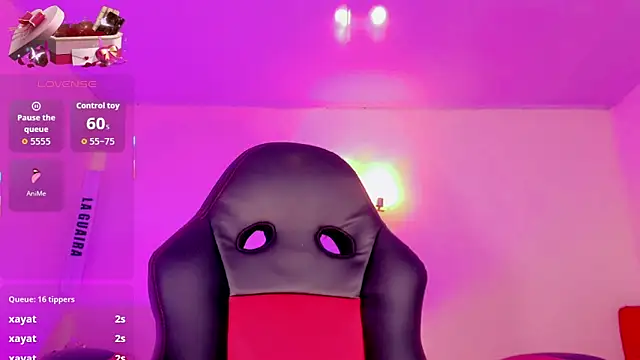 Snapshot of naomy__xx chatting on 02-11-26, 03:11 naomy xx online show from 02-11-26, 03:11