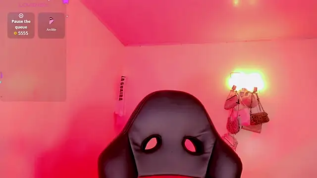 Snapshot of naomy__xx chatting on 02-25-26, 03:27 naomy xx online show from 02-25-26, 03:27