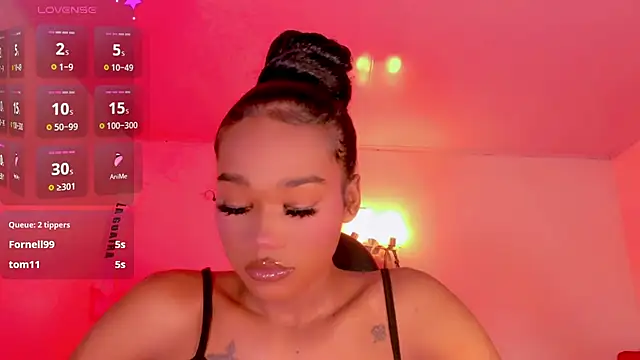 Snapshot of naomy__xx chatting on 02-25-26, 11:25 naomy xx online show from 02-25-26, 11:25