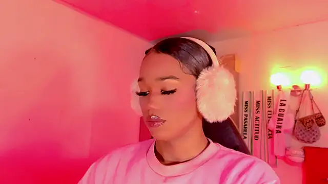 Snapshot of naomy__xx chatting on 03-05-26, 07:32 naomy xx online show from 03-05-26, 07:32