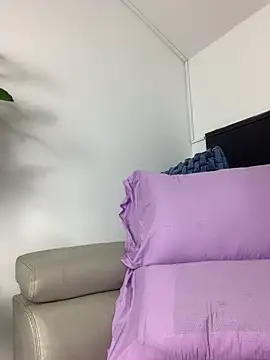 Snapshot of jamilaross chatting on 02-08-25, 06:01 jamilaross online show from 02-08-25, 06:01